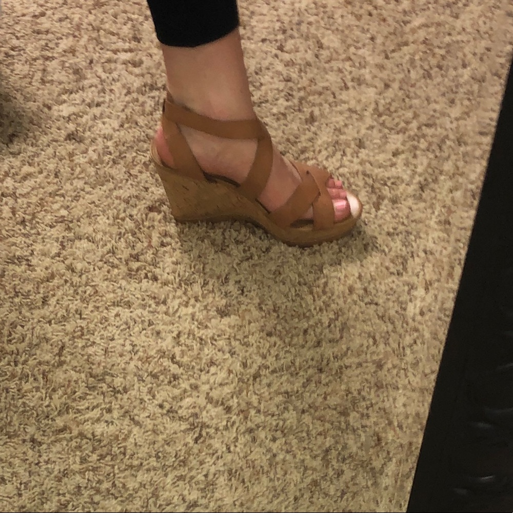 Tan wedges - Picture 4 of 5